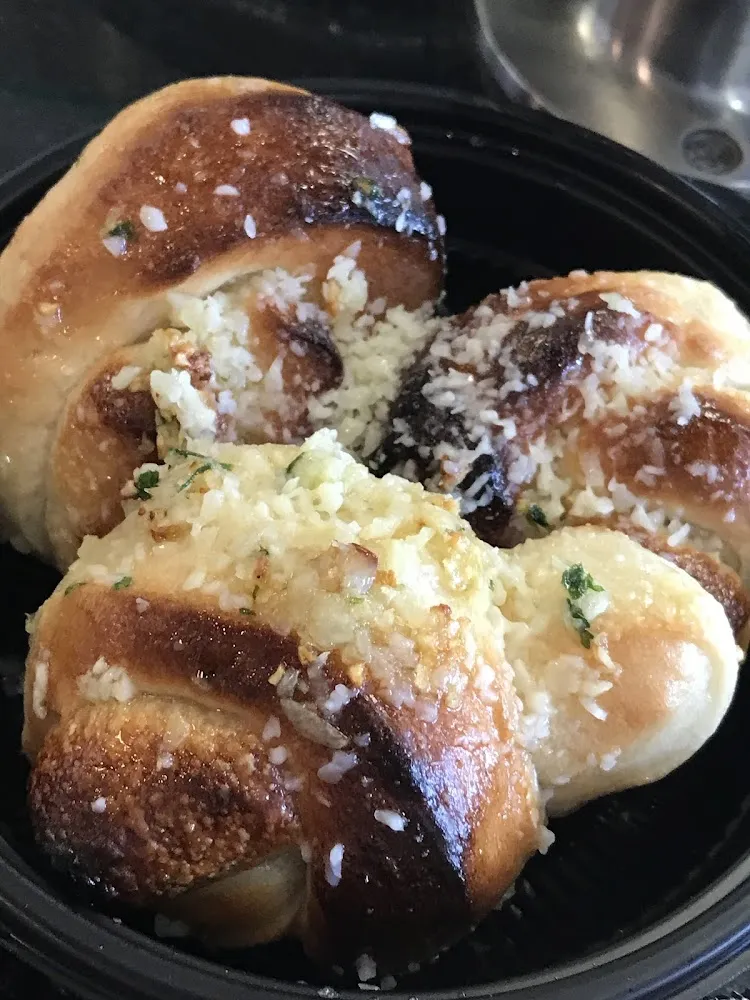 Garlic Knots with Cheese